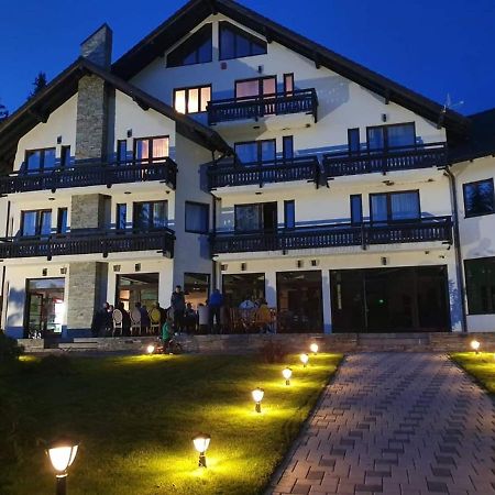 Pensiunea Izvorul Zanelor Colibita Exterior photo